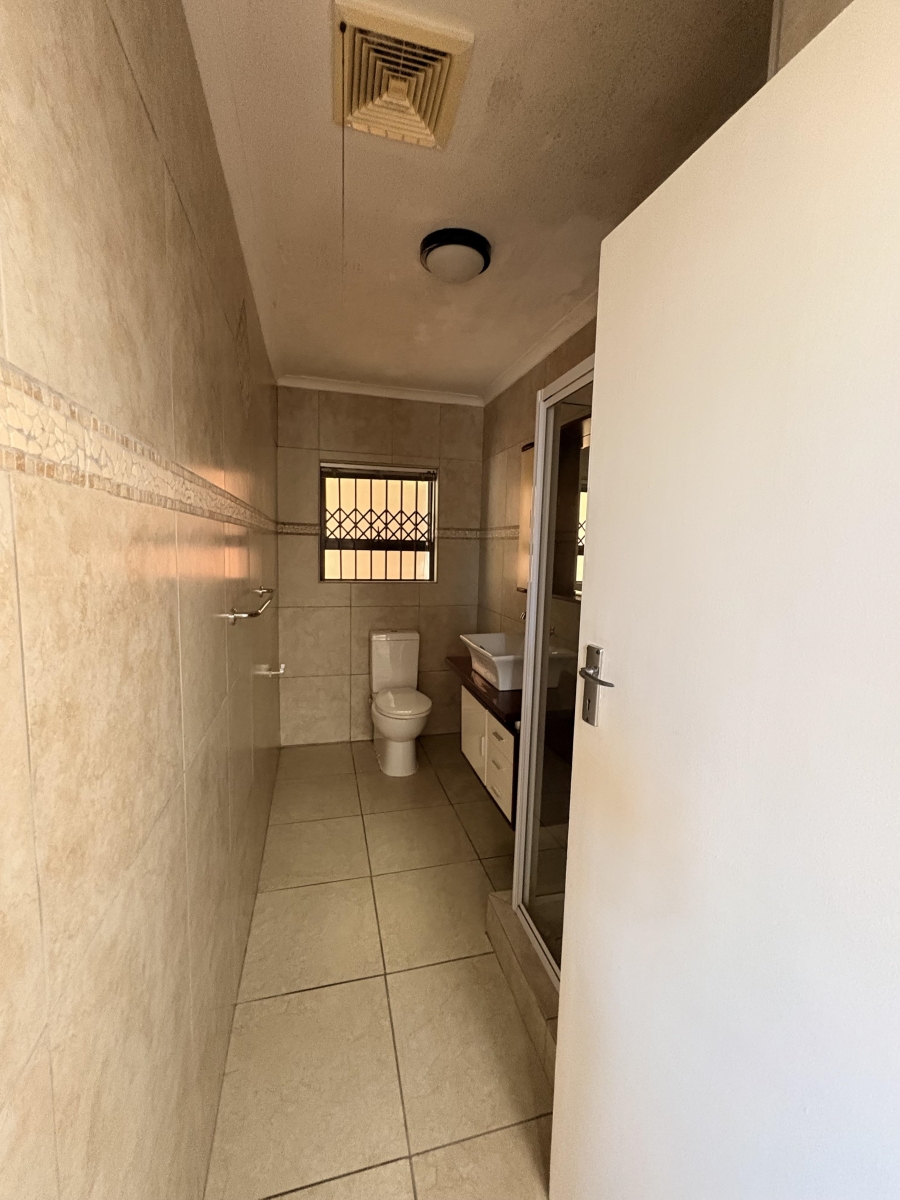 To Let 4 Bedroom Property for Rent in Kirstenhof Western Cape